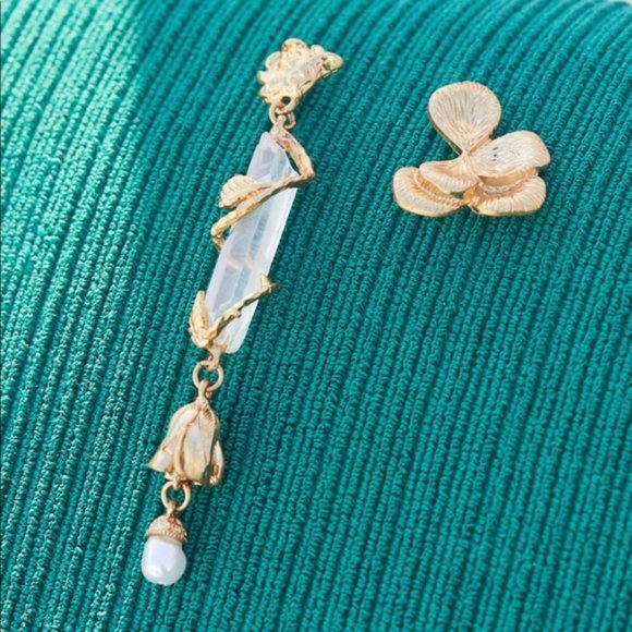 Brock Collection x H&M Asymmetric Earrings NWT Gold Crystal Bohemian Flower Stud - Picture 1 of 7
